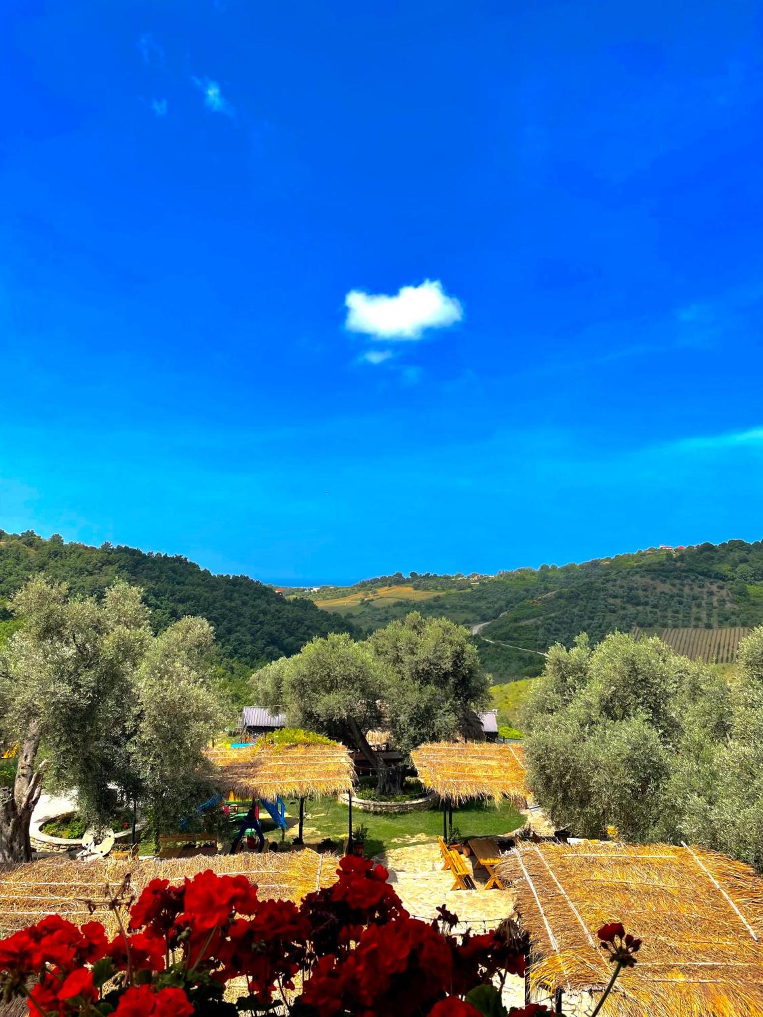 Hotel Bujtina Ajazi Golem  Esterno foto