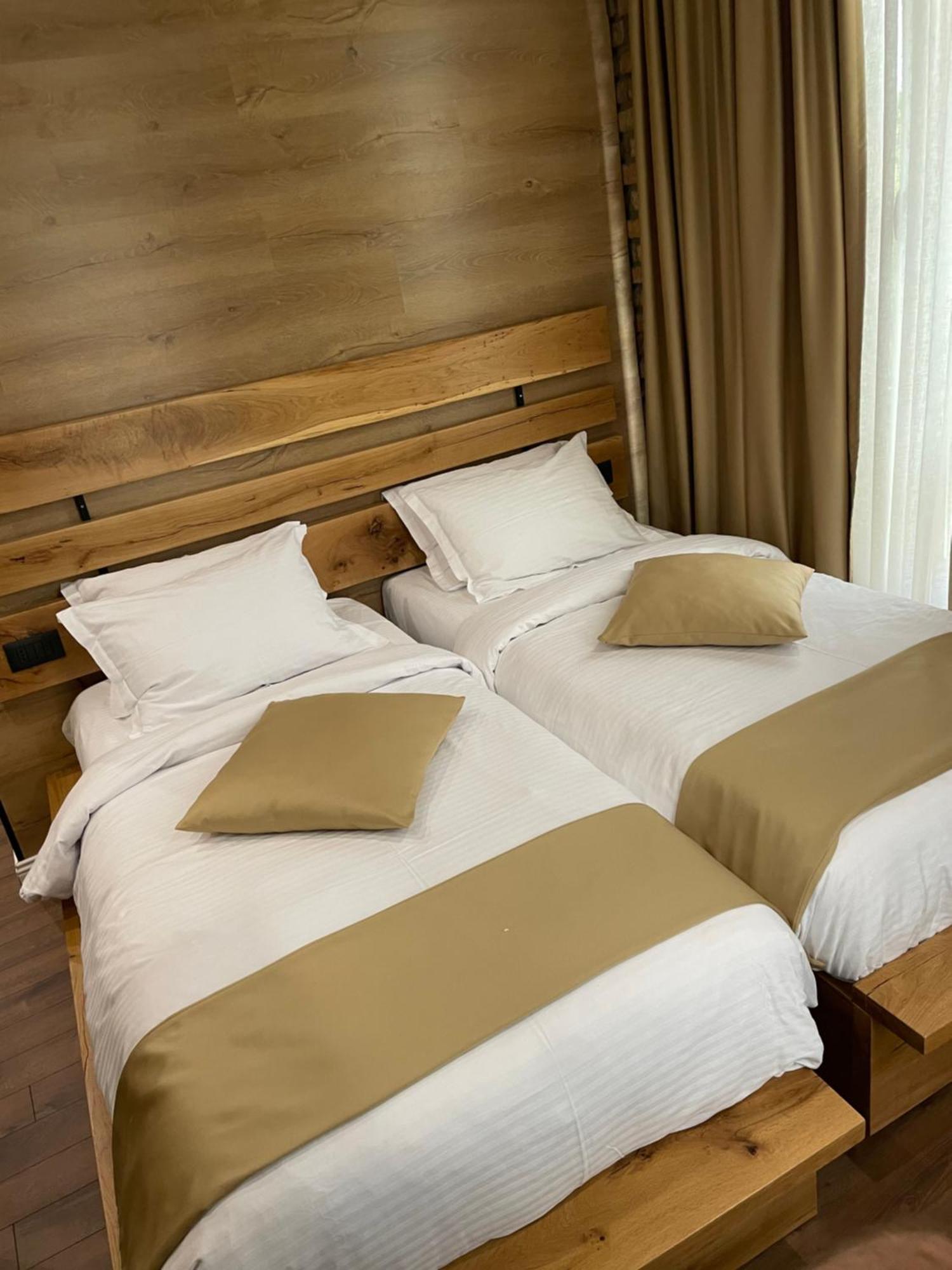 Hotel Bujtina Ajazi Golem  Esterno foto